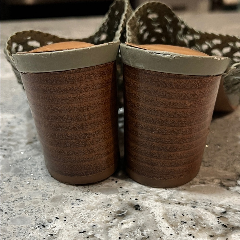Kensie Women's Green Woven Block Heels 6 - Picture 7 of 9